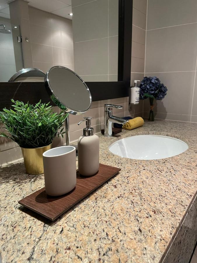 דובאי 1 Bedroom Apartment In Anantara Hotel Palm Jumeirah Connected Anantara Hotel מראה חיצוני תמונה